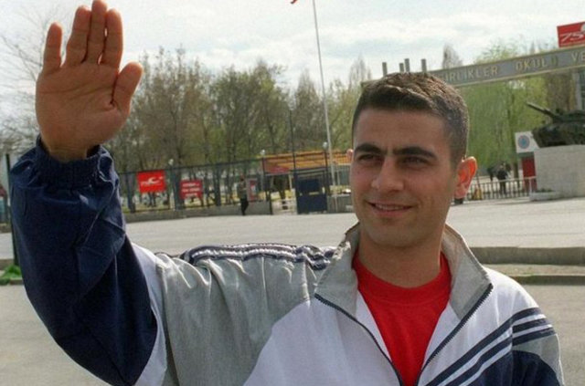 Ünlü futbolcuların eski halleri - 64