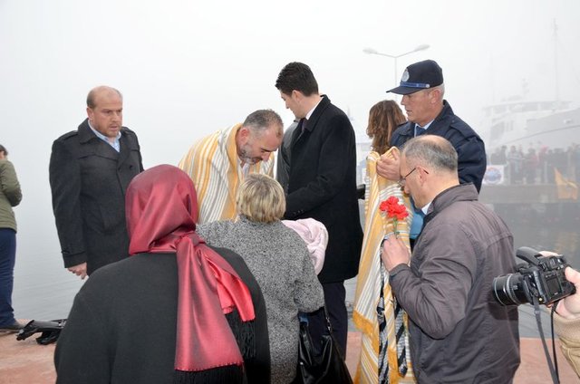 Kocaeli'de belediye başkanı bir anda denize atladı! - 16