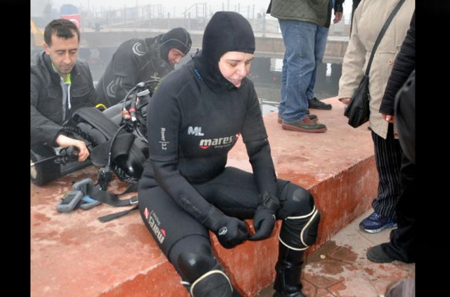 Kocaeli'de belediye başkanı bir anda denize atladı! - 19