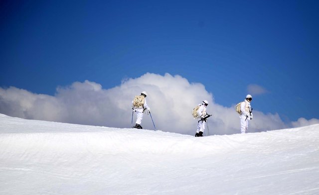 Komando adaylarının zorlu eğitimi - 39