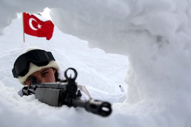 Komando adaylarının zorlu eğitimi - 41