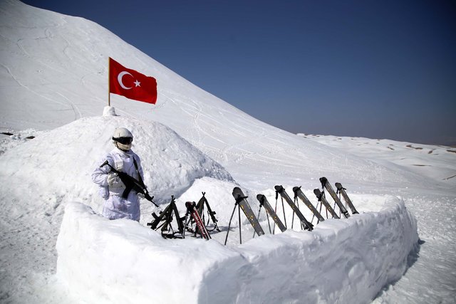 Komando adaylarının zorlu eğitimi - 44