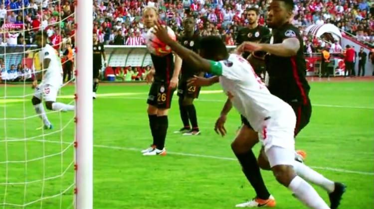 Süper Lig'de elle gol atan futbolcular - 10