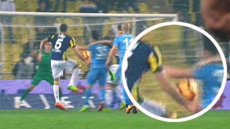 Süper Lig'de elle gol atan futbolcular - 11