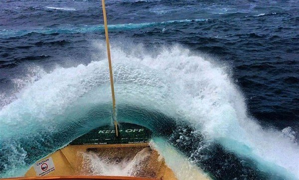 Dalgaların ortasında kalınca... - 3