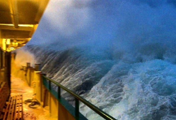 Dalgaların ortasında kalınca... - 4