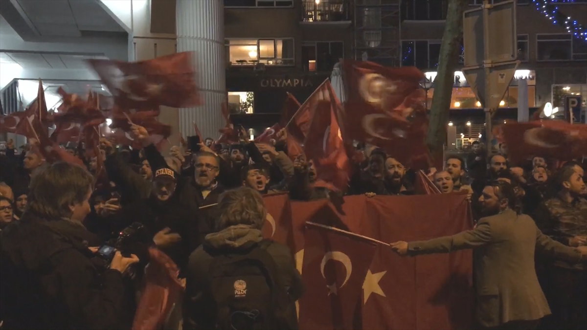 Türkler sokakta! Hollanda'dan görüntüler! - 846