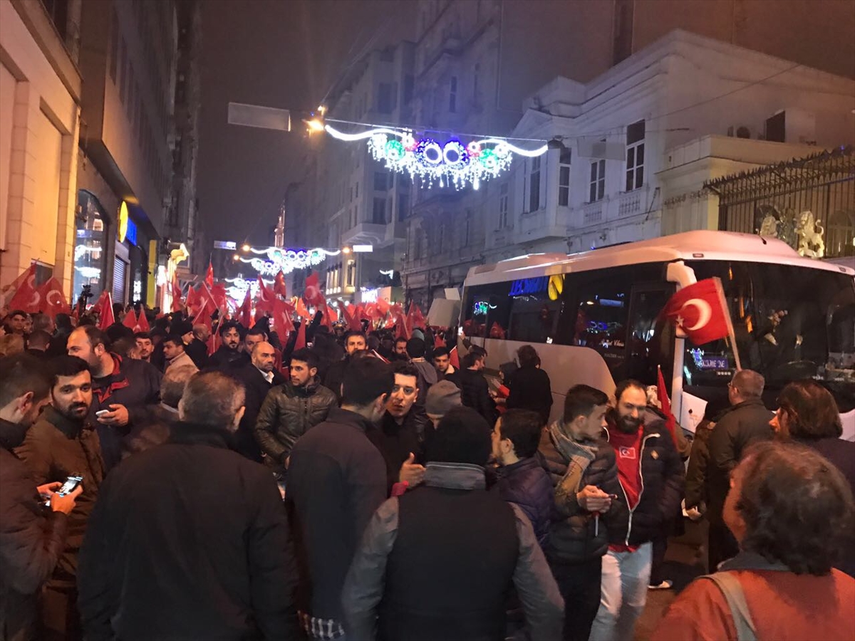 Hollanda'nın İstanbul Başkonsolosluğu önünde protesto! - 607