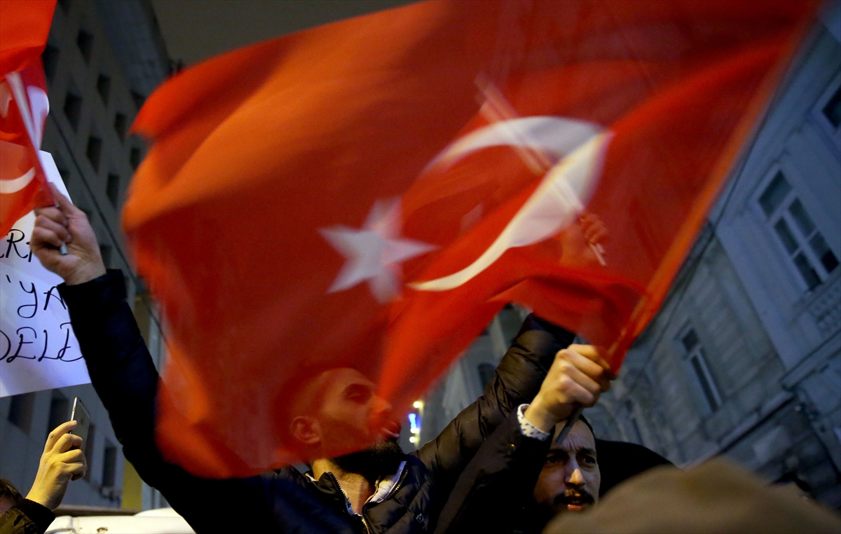 Hollanda'nın İstanbul Başkonsolosluğu önünde protesto! - 500