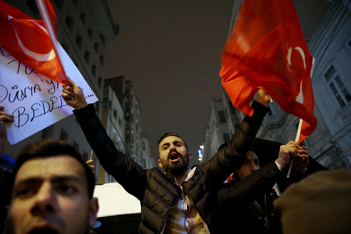 Hollanda'nın İstanbul Başkonsolosluğu önünde protesto! - 556