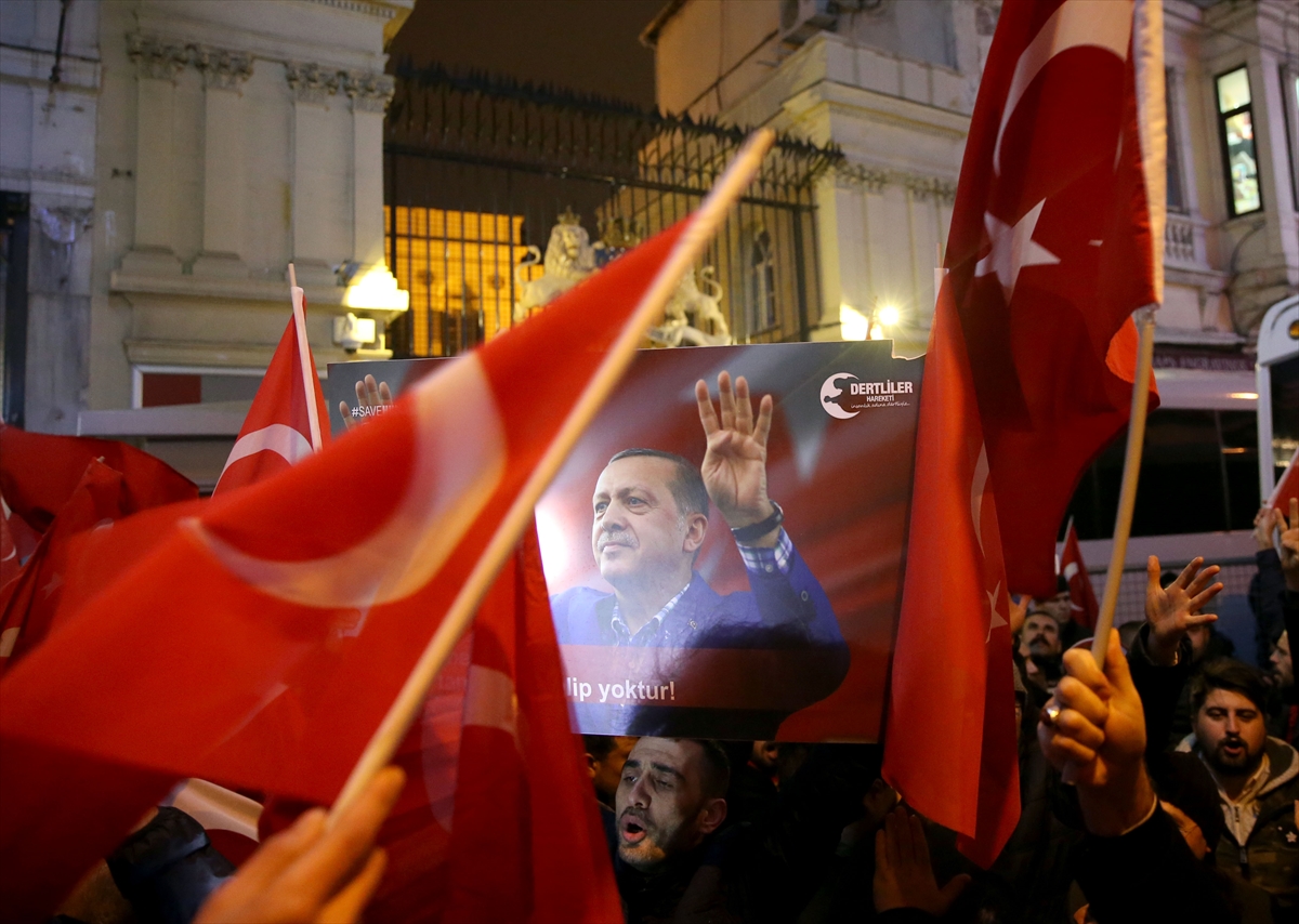 Hollanda'nın İstanbul Başkonsolosluğu önünde protesto! - 906
