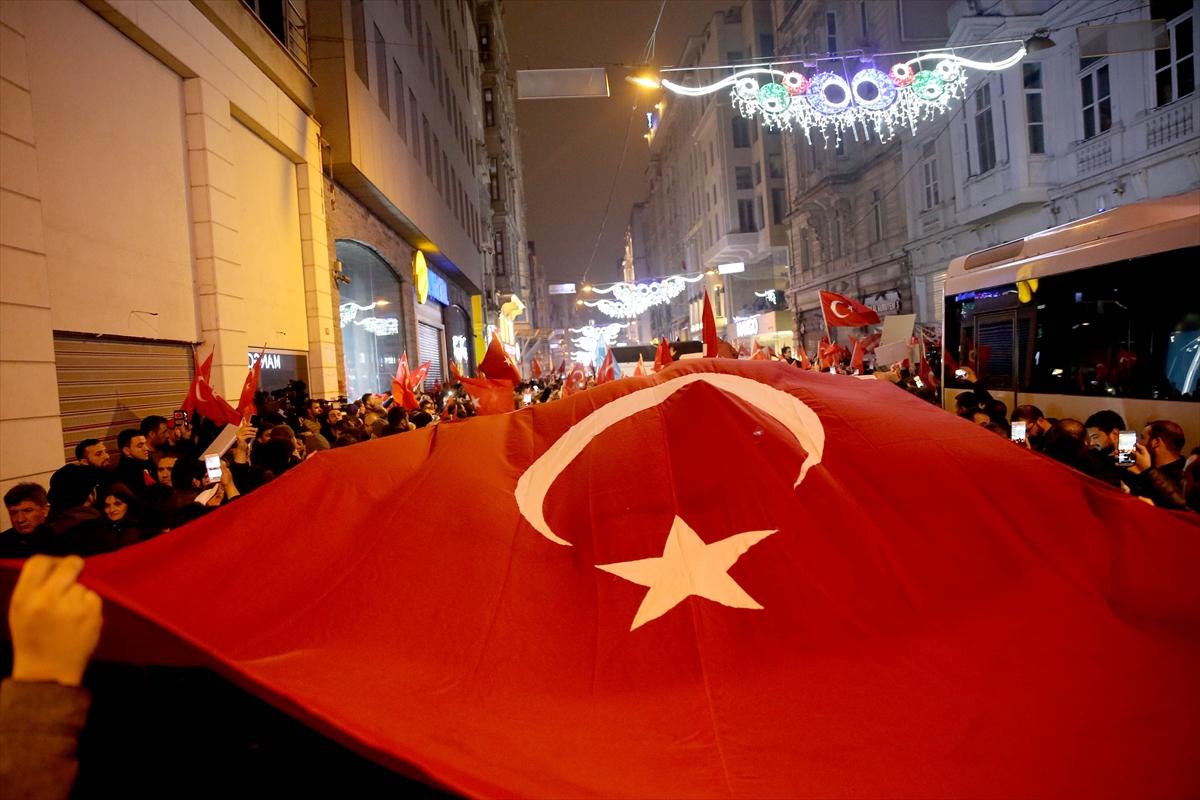 Hollanda'nın İstanbul Başkonsolosluğu önünde protesto! - 710