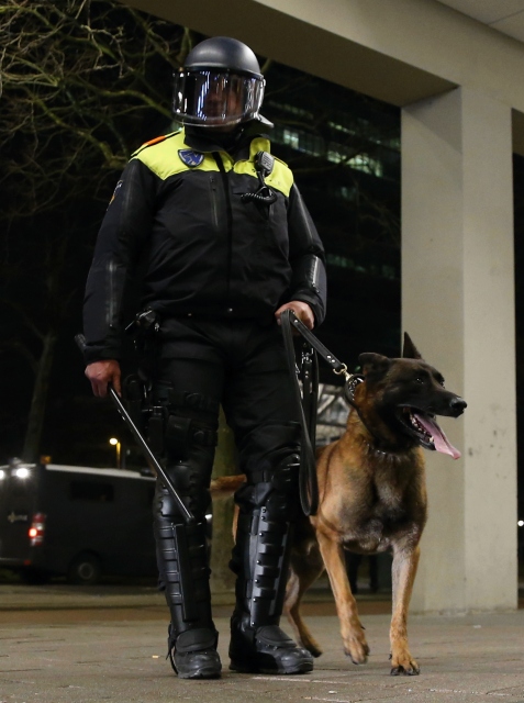 Hollanda'da Türk vatandaşlarına polis köpekli müdahale - 5