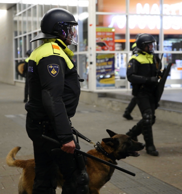 Hollanda'da Türk vatandaşlarına polis köpekli müdahale - 11