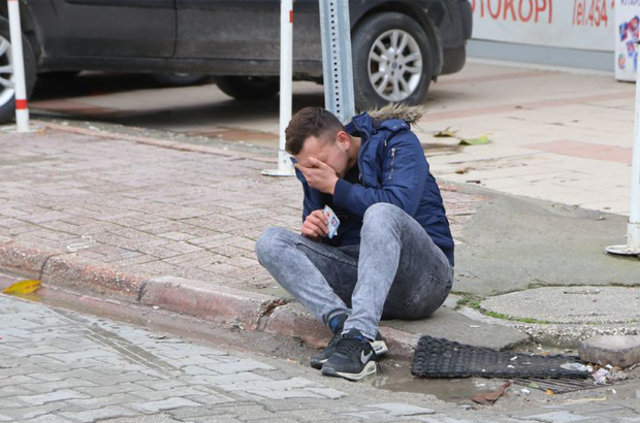 YGS sınavını kaçıranlar gözyaşlarına boğuldu - 9