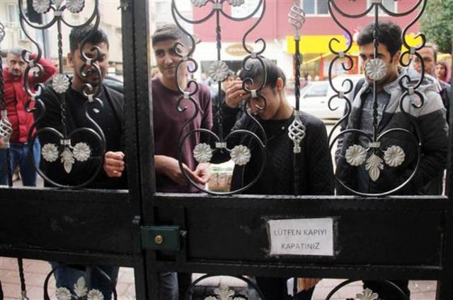 YGS sınavını kaçıranlar gözyaşlarına boğuldu - 6