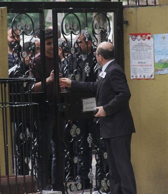 YGS sınavını kaçıranlar gözyaşlarına boğuldu - 15