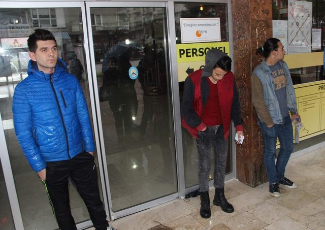 YGS sınavını kaçıranlar gözyaşlarına boğuldu - 18