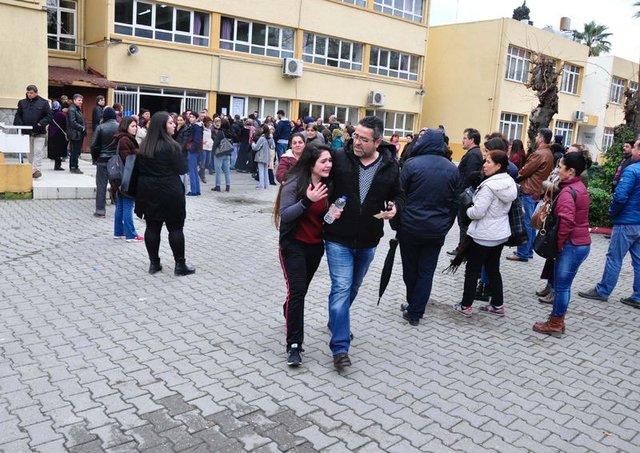 YGS sınavını kaçıranlar gözyaşlarına boğuldu - 16