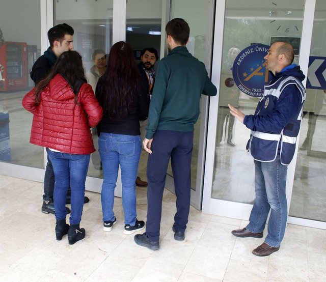 YGS sınavını kaçıranlar gözyaşlarına boğuldu - 25