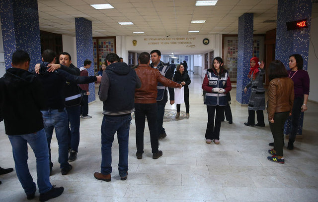 YGS sınavını kaçıranlar gözyaşlarına boğuldu - 36