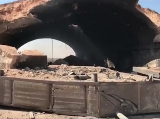 ABD'nin Suriye'de vurduğu Şaryat Hava Üssü'nden ilk görüntüler - 4