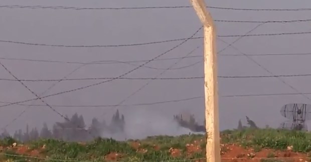 ABD'nin Suriye'de vurduğu Şaryat Hava Üssü'nden ilk görüntüler - 5