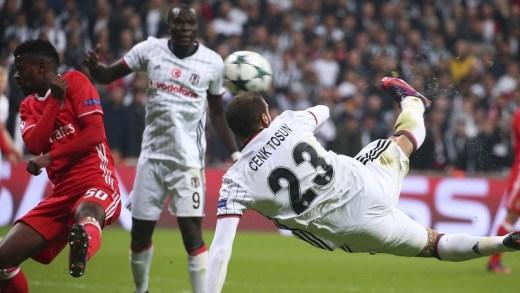 Süper Lig'de futbolcuların maaşları dudak uçuklattı! - 5