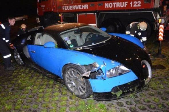 Ferrari ortadan ikiye bölündü! Son halini görenler şok oldu - 5