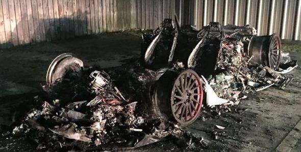 Ferrari ortadan ikiye bölündü! Son halini görenler şok oldu - 27