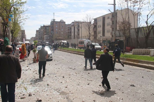 Diyarbakır'daki patlamadan ilk kareler - 13