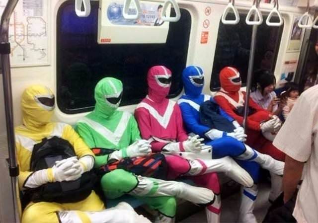 Metroda ilginç görüntü! Bu kadarı da 'pes' dedirtti! - 13