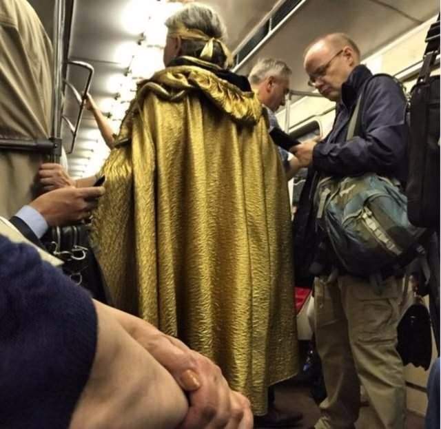 Metroda ilginç görüntü! Bu kadarı da 'pes' dedirtti! - 25