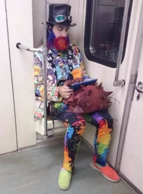 Metroda ilginç görüntü! Bu kadarı da 'pes' dedirtti! - 27