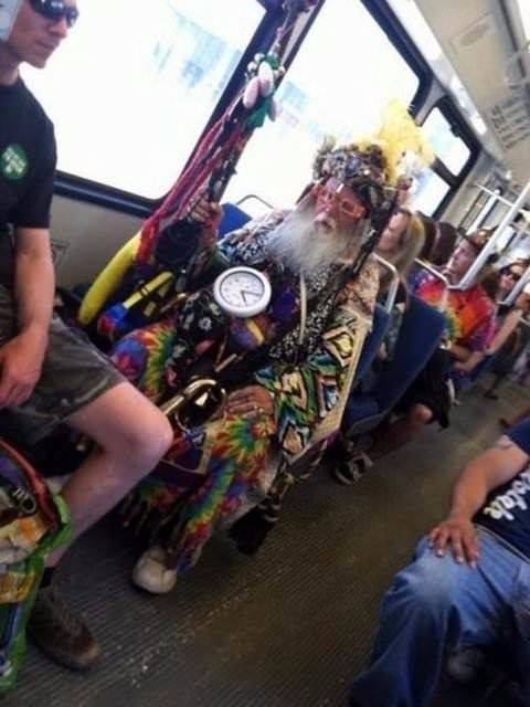 Metroda ilginç görüntü! Bu kadarı da 'pes' dedirtti! - 36