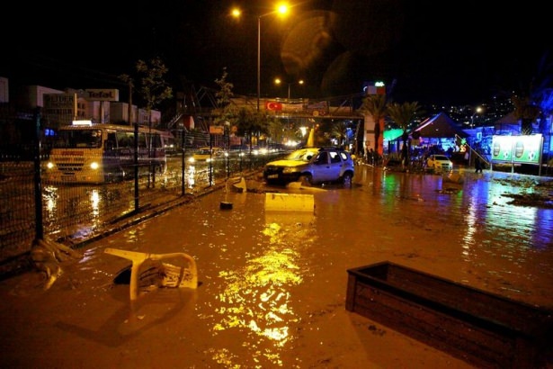 Bodrum'u sel vurdu - 24