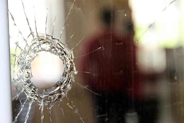 Van'da okula bombalı ve tüfekli saldırı - 1