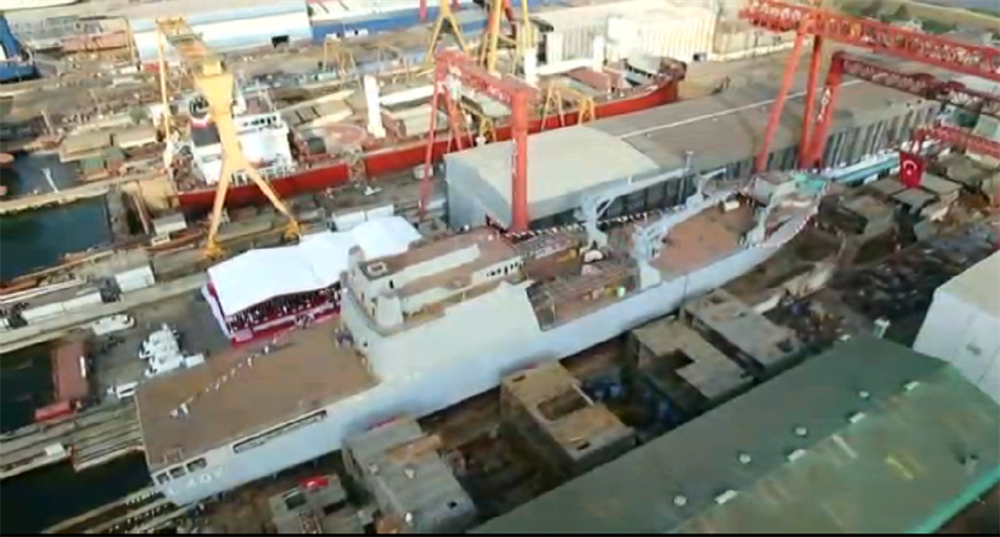 Türk denizciliğinin yeni 'Bayraktar'ı denizle buluştu - 8