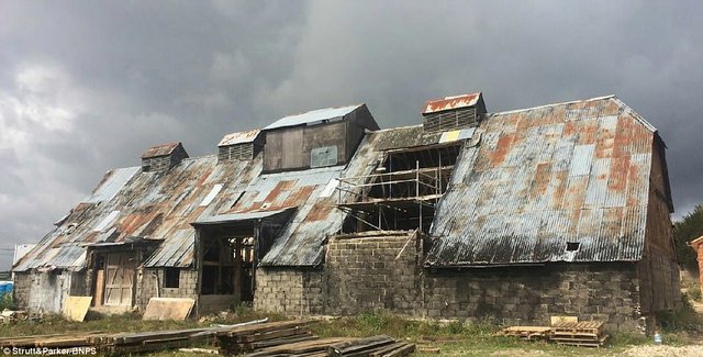 Ahırı lüks malikaneye çevirdi! - 1