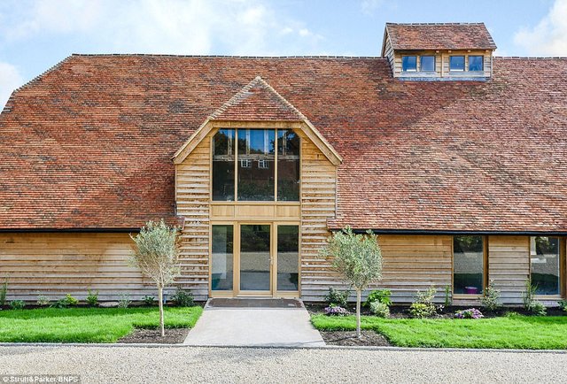 Ahırı lüks malikaneye çevirdi! - 5