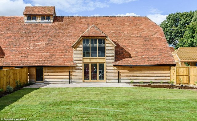 Ahırı lüks malikaneye çevirdi! - 7