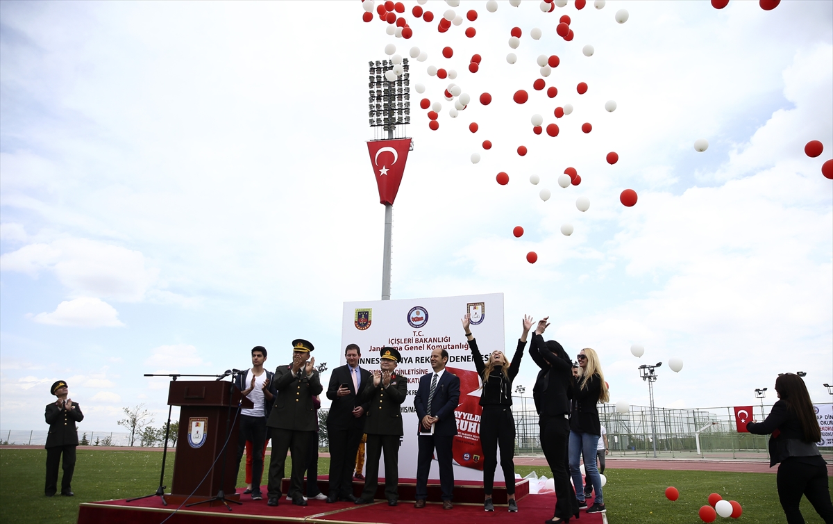 Jandarma Guinness Rekorlar Kitabı'na girdi! - 17