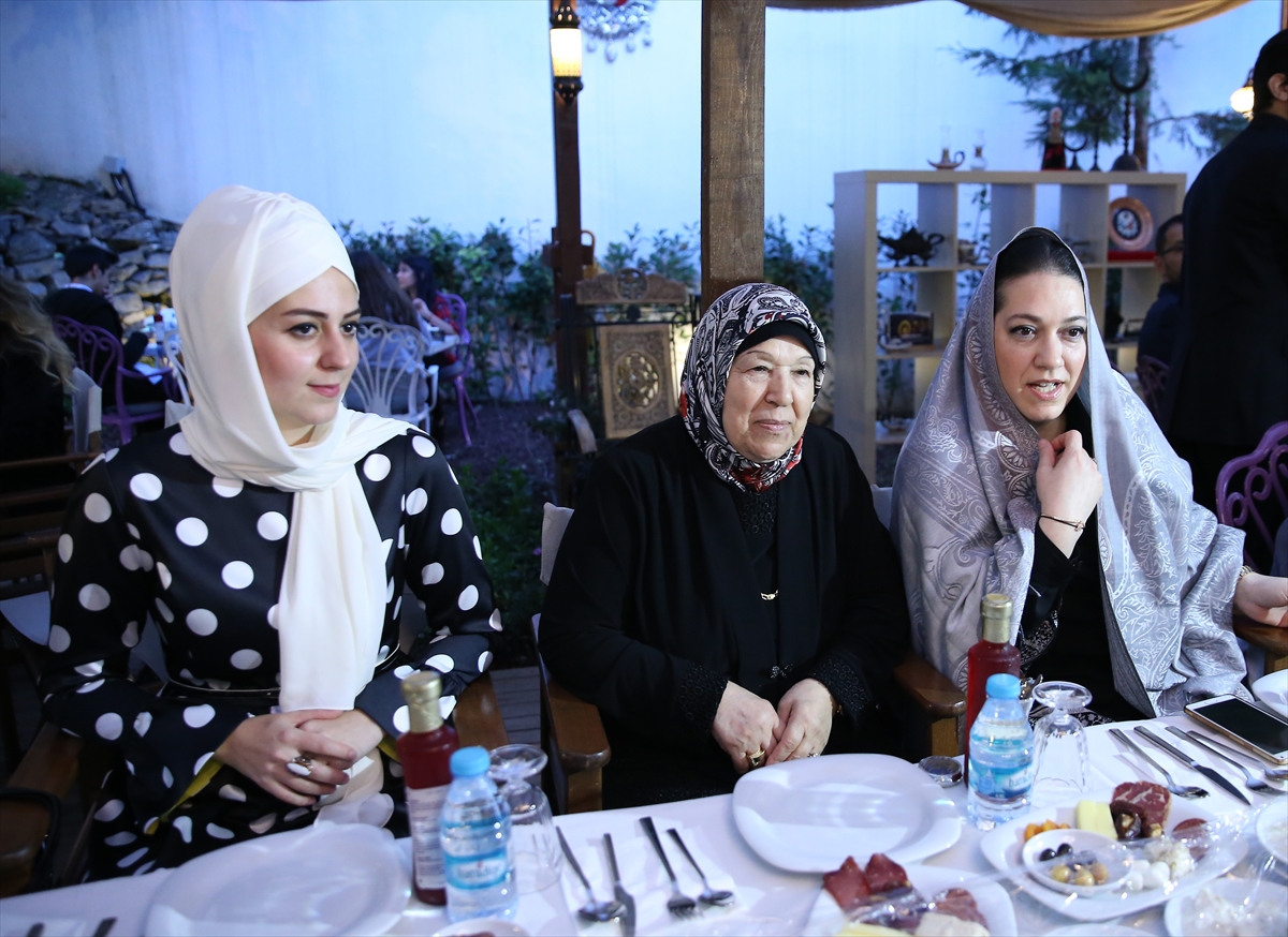 Hanedan, 'Payitaht' oyuncularıyla iftarda buluştu - 1