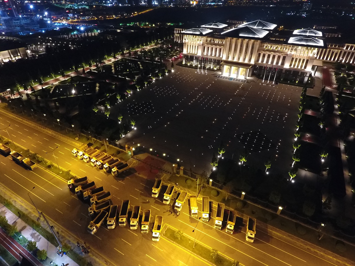 Kamyoncular Külliye'nin önüne böyle park etti - 4