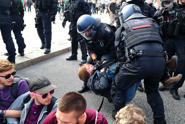 Hamburg'da G20 protestoları! - 767
