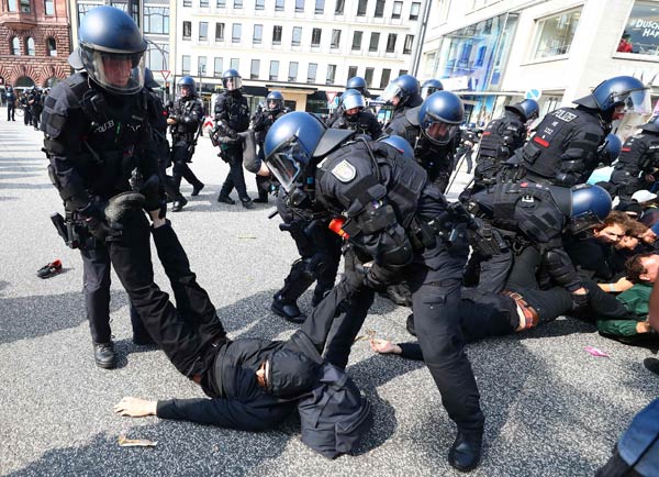 Hamburg'da G20 protestoları! - 771