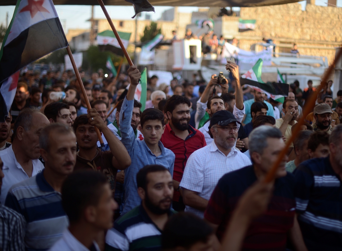 Suriye'de halk PKK'yı protesto etti! - 1