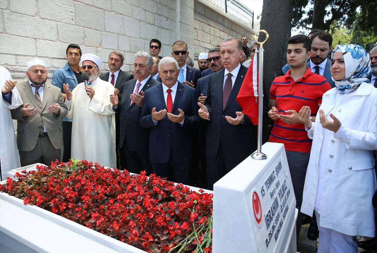 Erdoğan ve Yıldırım 15 Temmuz şehitliğine ziyaret - 635