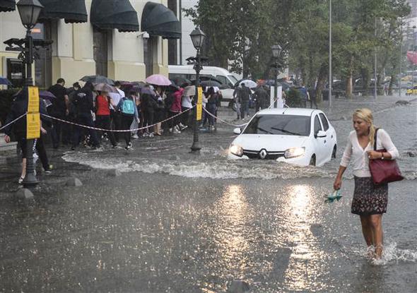 İstanbul'u yağmur vurdu! İşte fotoğraflar! - 30