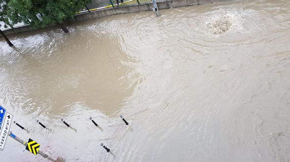 İstanbul'u yağmur vurdu! İşte fotoğraflar! - 27